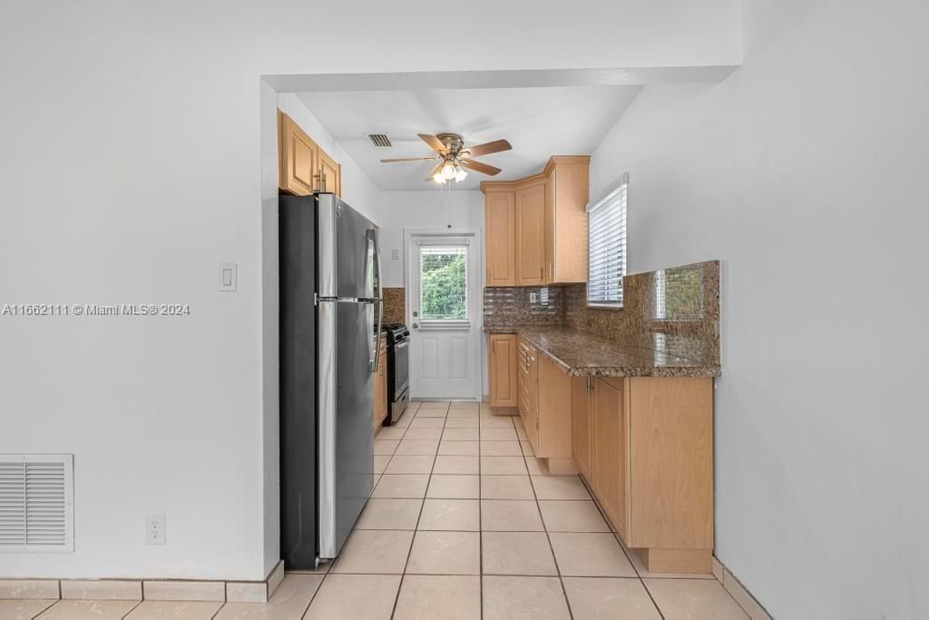 For Sale: $619,900 (2 beds, 1 baths, 905 Square Feet)