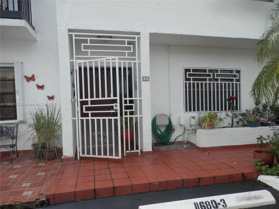 En Venta: $450,000 (3 camas, 2 baños, 1327 Pies cuadrados)