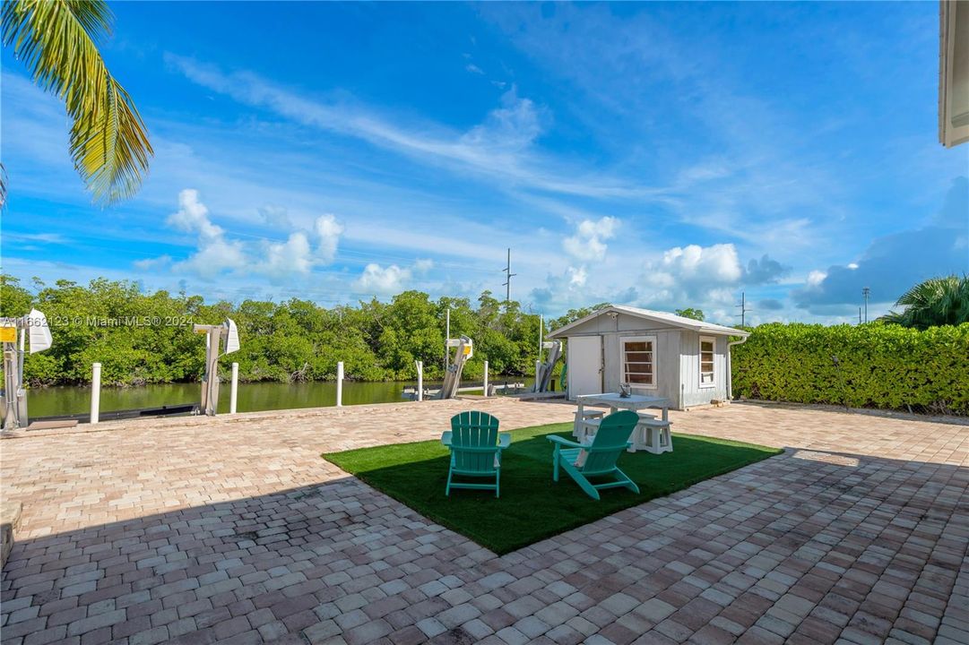 For Sale: $1,700,000 (3 beds, 3 baths, 984 Square Feet)