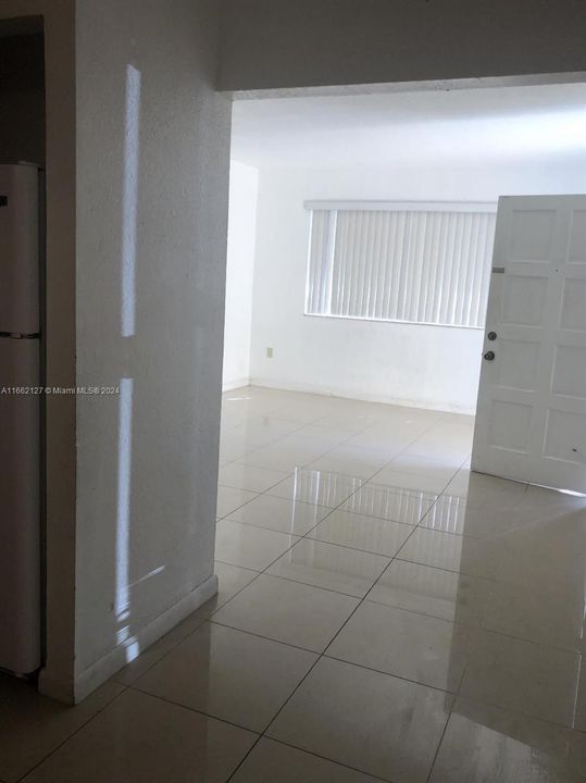 For Rent: $2,500 (2 beds, 2 baths, 988 Square Feet)