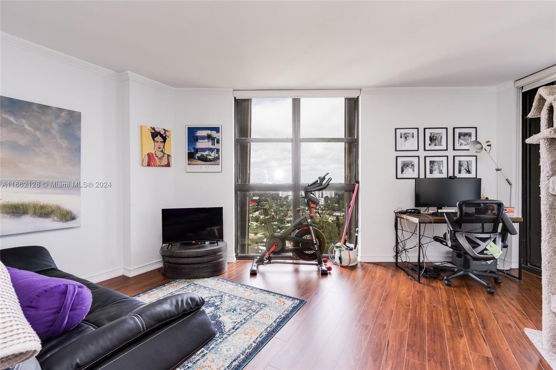 For Sale: $395,000 (2 beds, 2 baths, 1164 Square Feet)