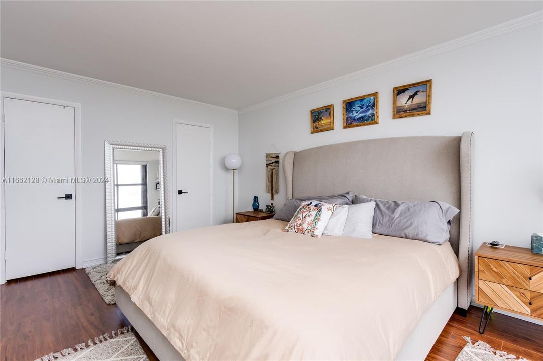 For Sale: $395,000 (2 beds, 2 baths, 1164 Square Feet)