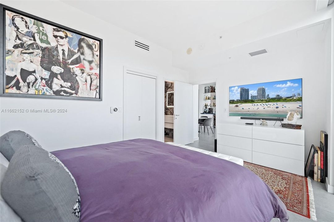 For Sale: $2,099,500 (1 beds, 1 baths, 742 Square Feet)