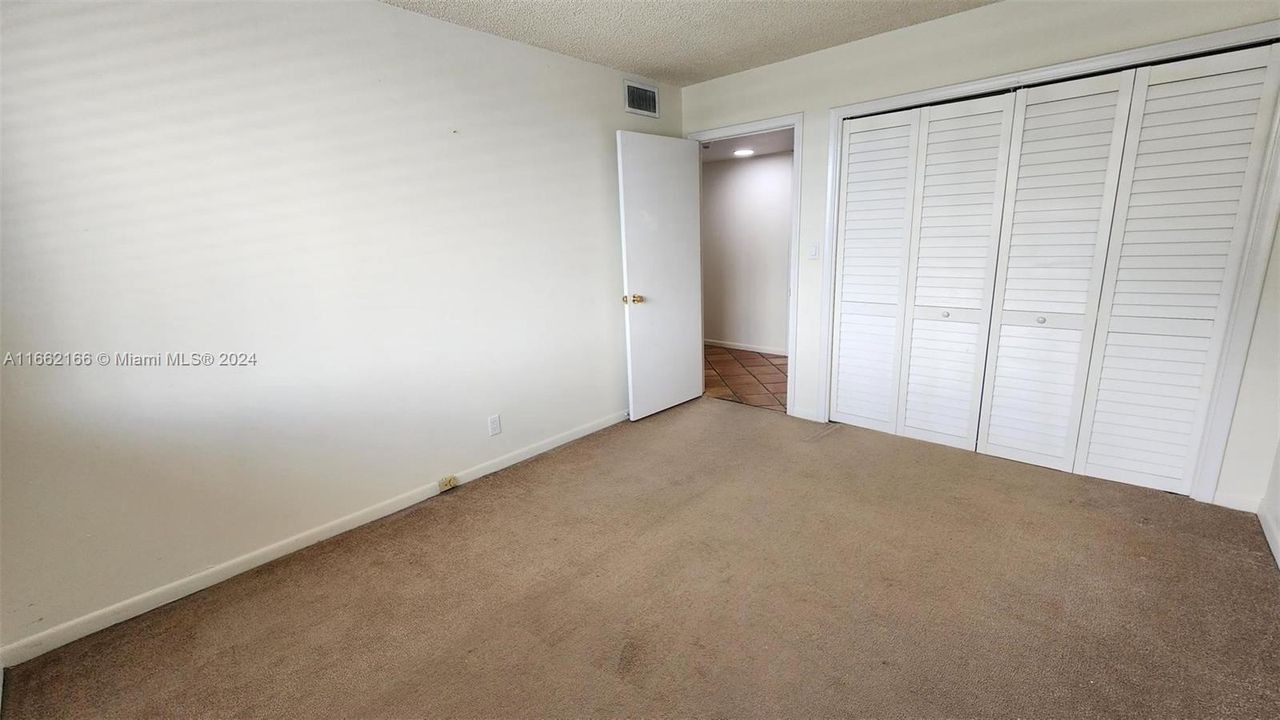 For Sale: $345,000 (2 beds, 2 baths, 1425 Square Feet)