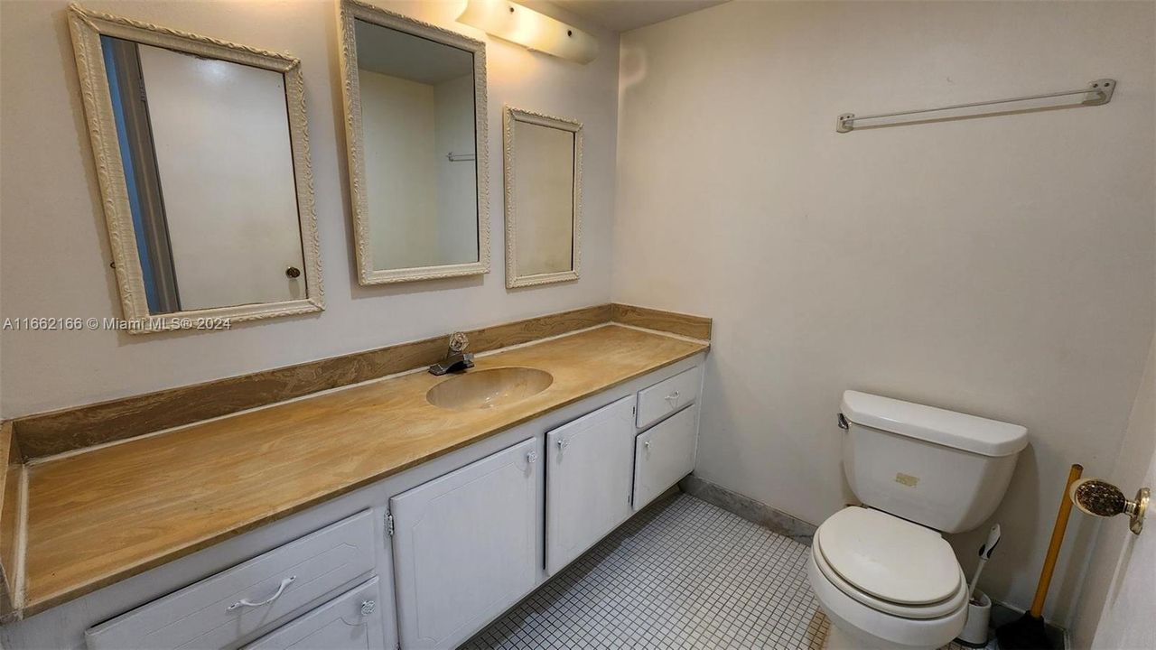 For Sale: $345,000 (2 beds, 2 baths, 1425 Square Feet)