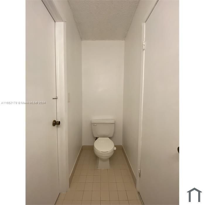 For Rent: $2,250 (2 beds, 1 baths, 863 Square Feet)