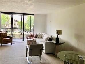 For Rent: $2,200 (1 beds, 2 baths, 997 Square Feet)