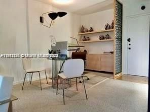 For Rent: $2,200 (1 beds, 2 baths, 997 Square Feet)