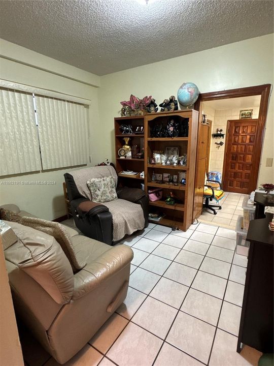 For Sale: $450,000 (2 beds, 1 baths, 1397 Square Feet)