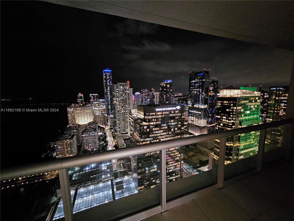 For Sale: $699,000 (1 beds, 1 baths, 984 Square Feet)