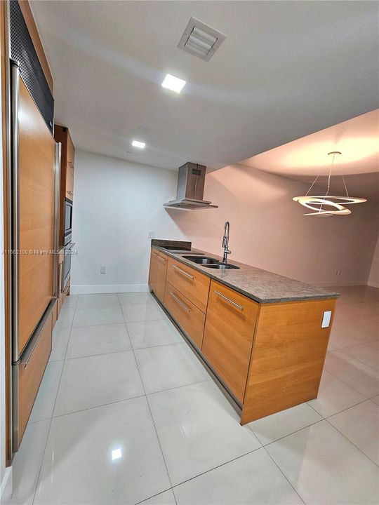 En Venta: $699,000 (1 camas, 1 baños, 984 Pies cuadrados)