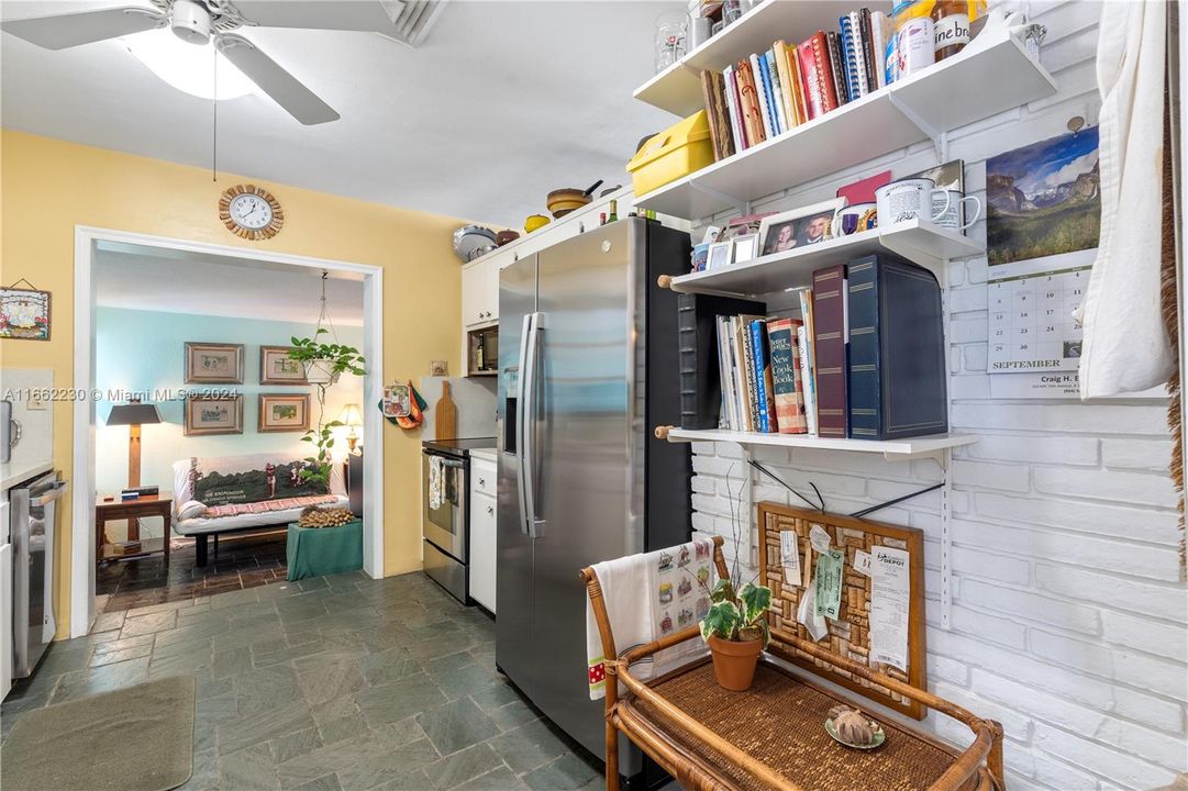 For Sale: $2,450,000 (2 beds, 2 baths, 1406 Square Feet)