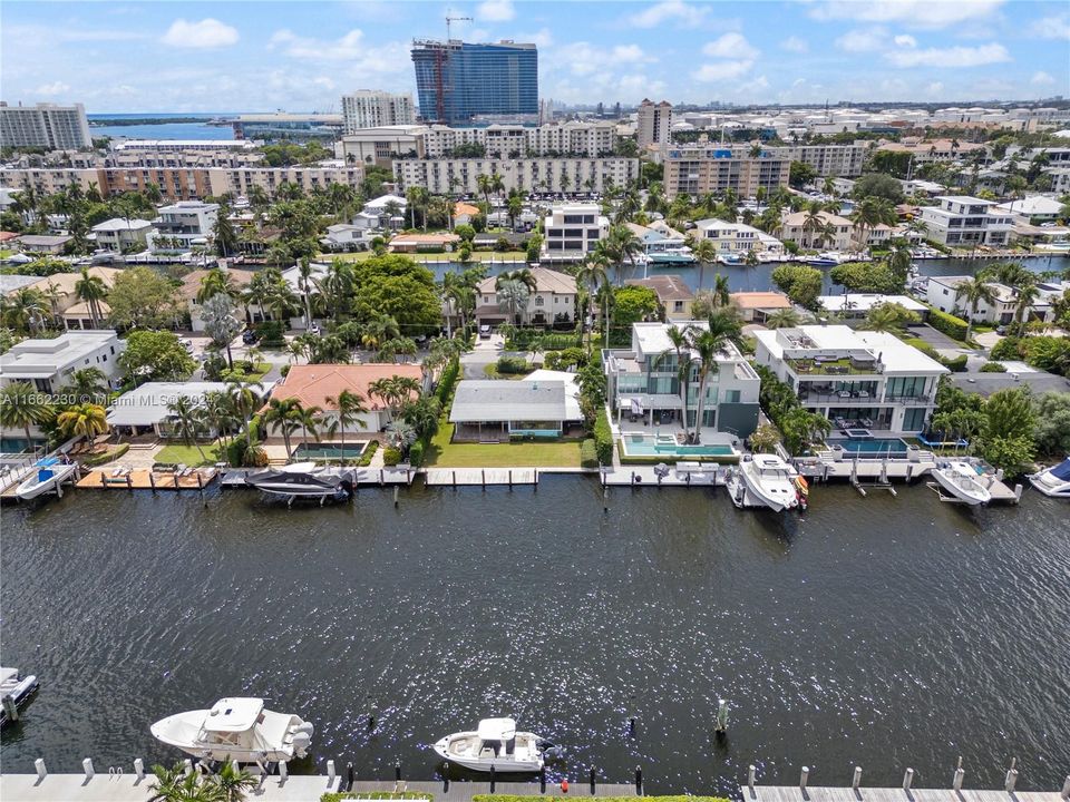 For Sale: $2,450,000 (2 beds, 2 baths, 1406 Square Feet)