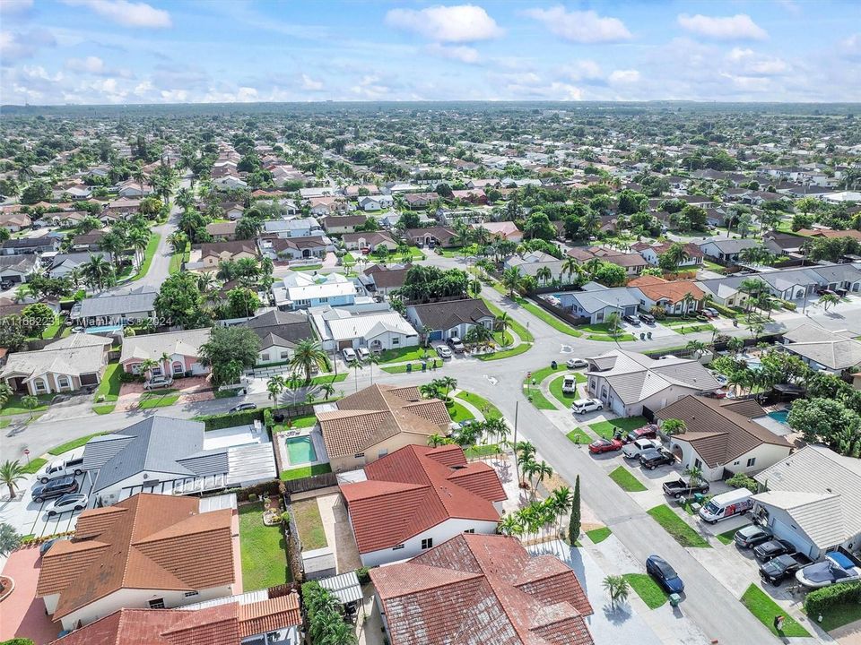 For Sale: $690,000 (4 beds, 2 baths, 2221 Square Feet)