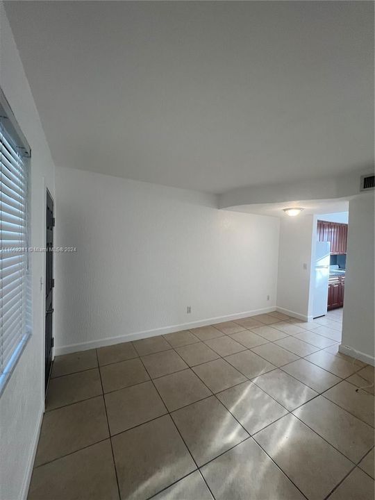 For Rent: $1,750 (1 beds, 1 baths, 705 Square Feet)