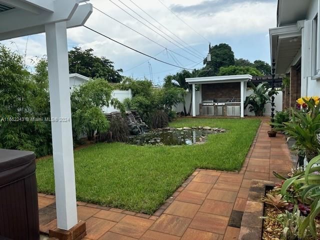 En Venta: $599,000 (3 camas, 2 baños, 1599 Pies cuadrados)