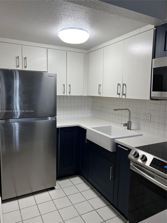 For Rent: $2,100 (1 beds, 2 baths, 710 Square Feet)