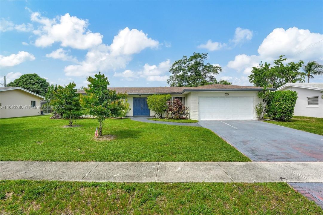 For Sale: $730,000 (4 beds, 2 baths, 1900 Square Feet)