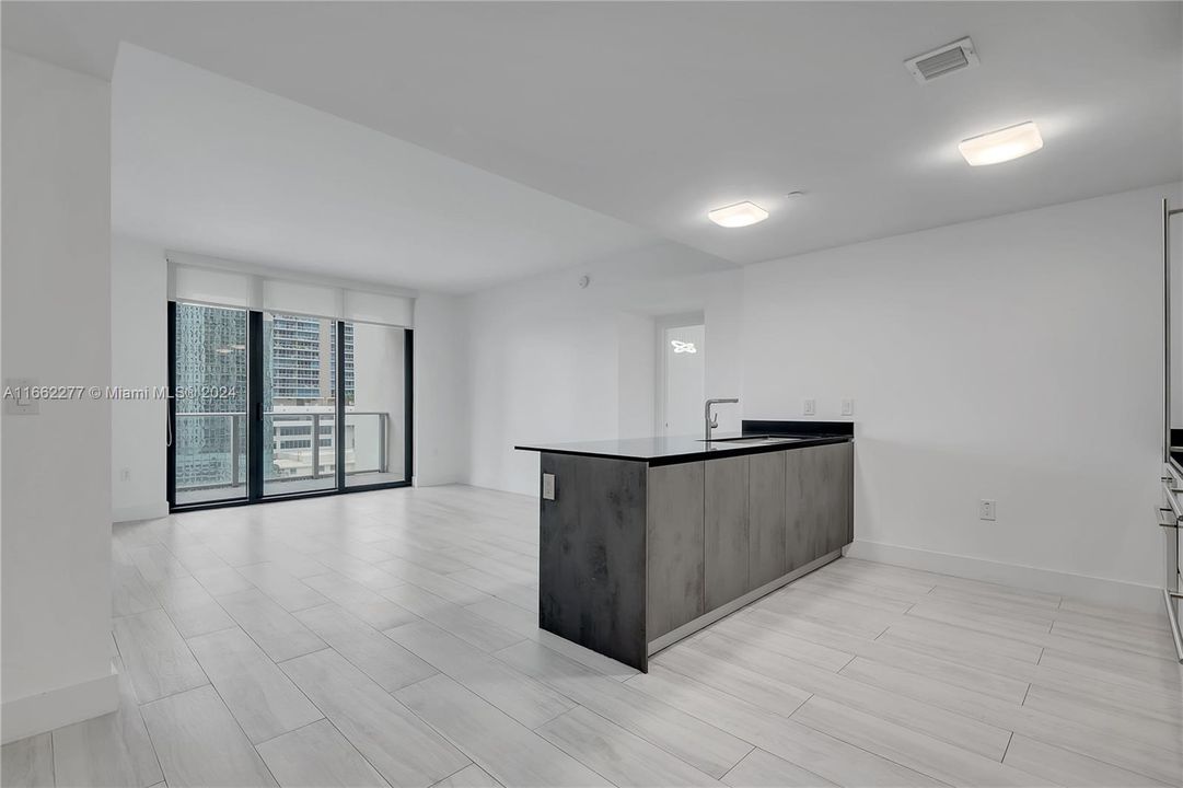 For Sale: $1,125,000 (2 beds, 3 baths, 1325 Square Feet)