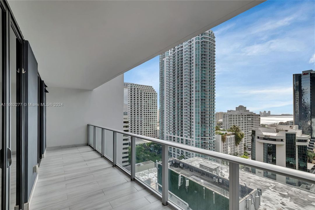 For Sale: $1,125,000 (2 beds, 3 baths, 1325 Square Feet)