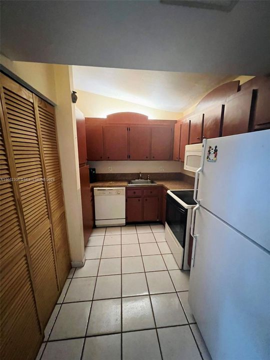 For Rent: $2,300 (3 beds, 2 baths, 0 Square Feet)