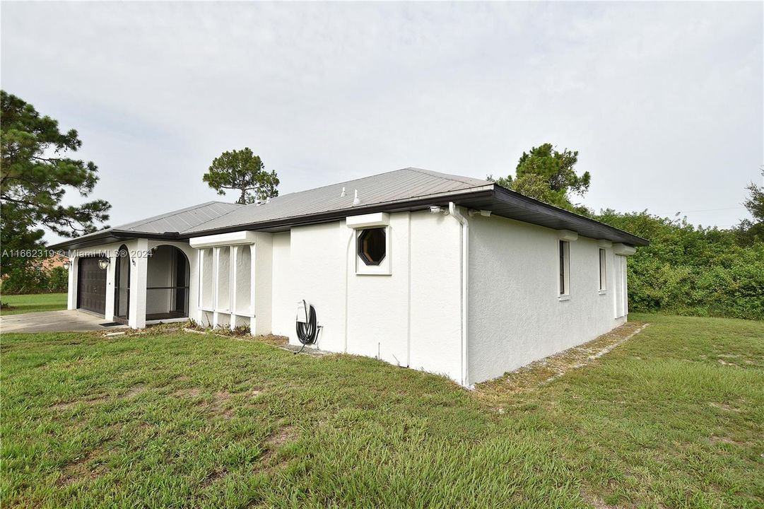 For Sale: $339,000 (3 beds, 2 baths, 1643 Square Feet)