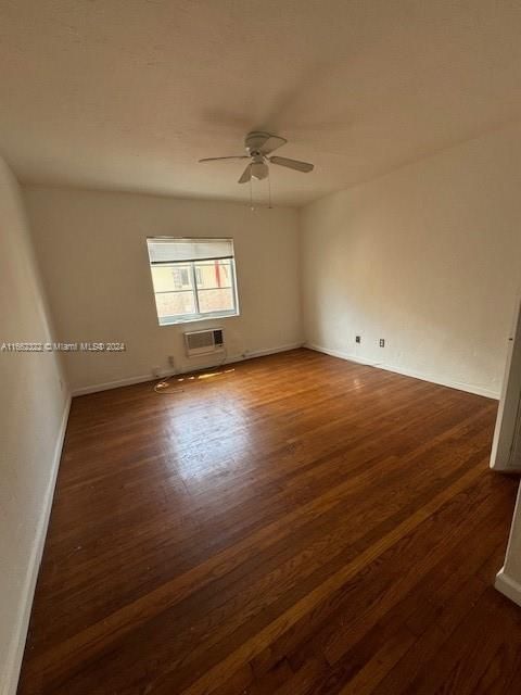 For Sale: $280,000 (1 beds, 1 baths, 780 Square Feet)