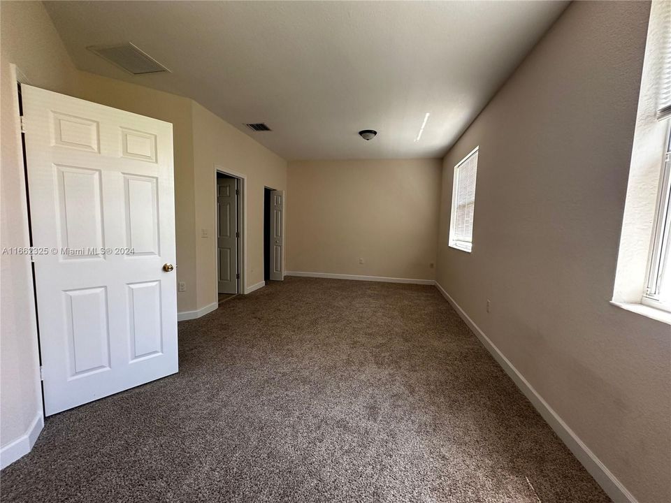 For Rent: $3,300 (3 beds, 2 baths, 1812 Square Feet)