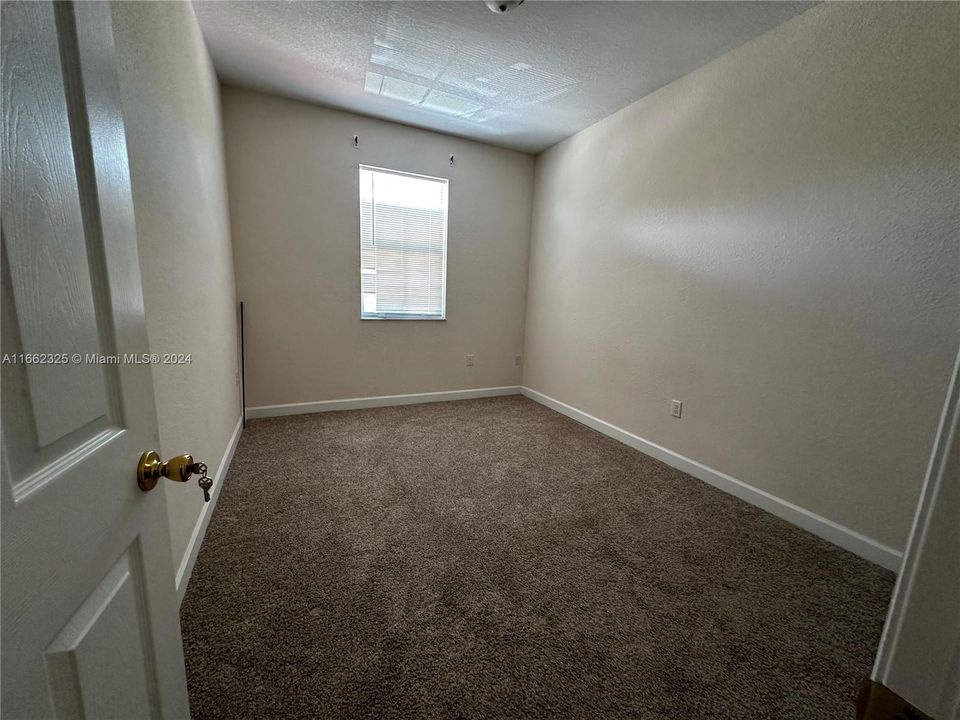 For Rent: $3,300 (3 beds, 2 baths, 1812 Square Feet)