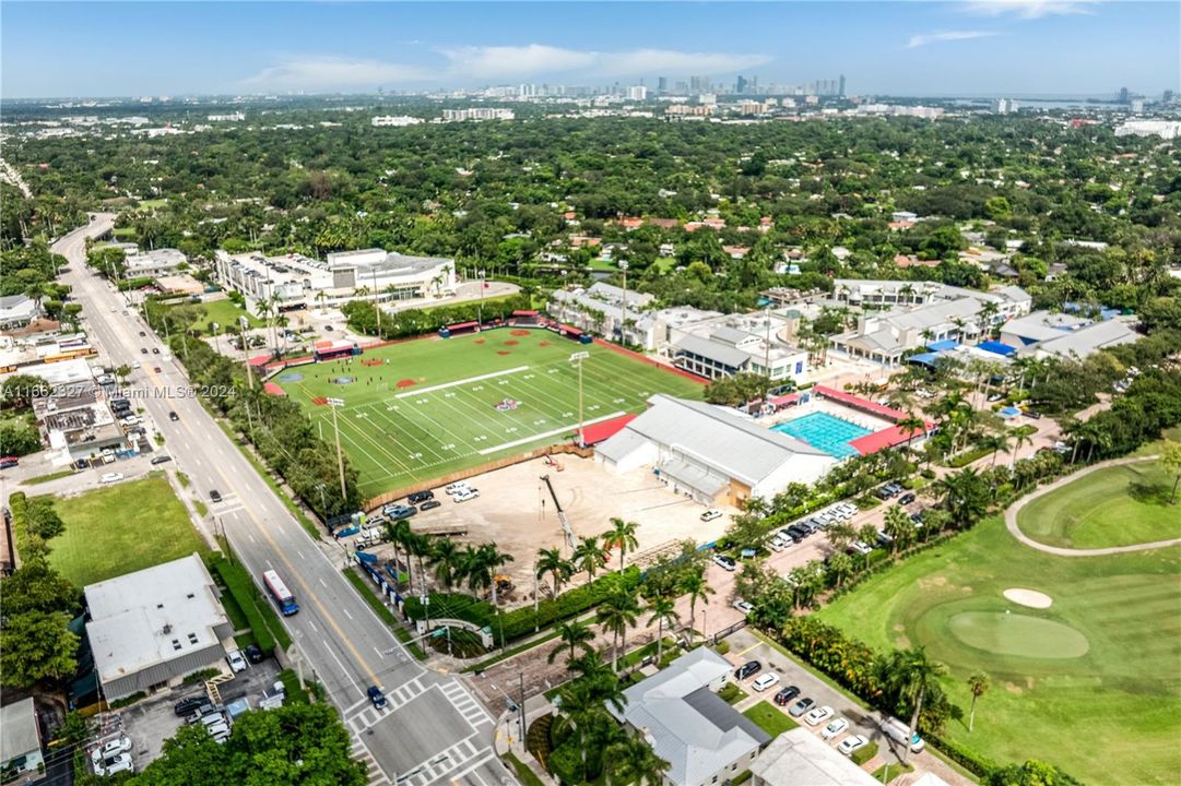 For Sale: $1,575,000 (3 beds, 2 baths, 1969 Square Feet)