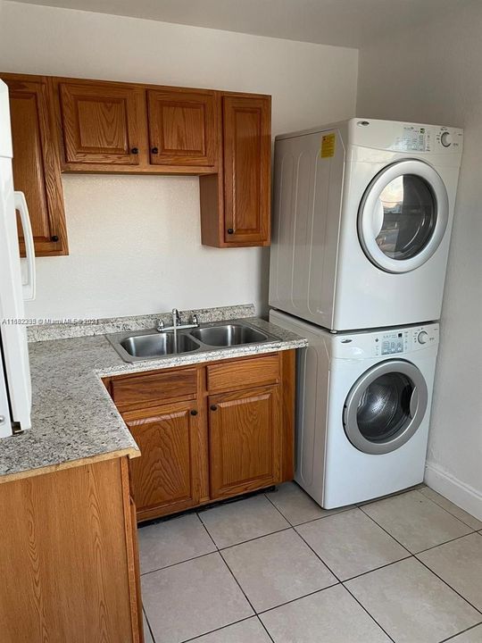 For Rent: $1,600 (2 beds, 1 baths, 2720 Square Feet)