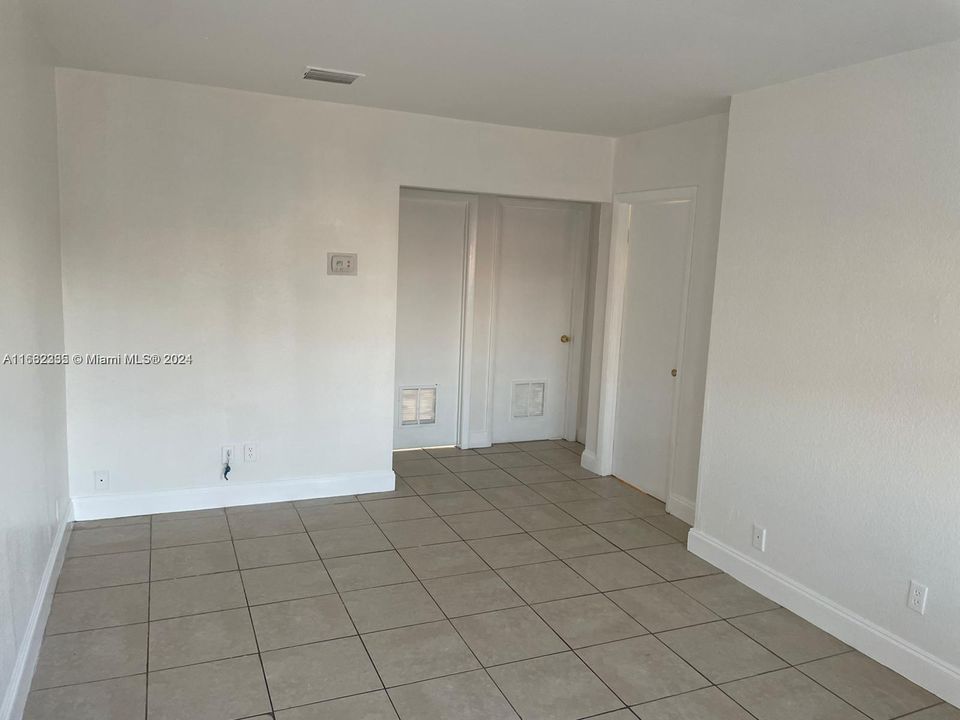 For Rent: $1,600 (2 beds, 1 baths, 2720 Square Feet)