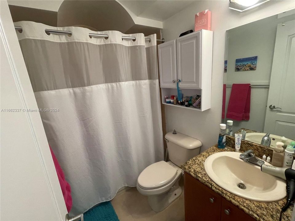 For Sale: $380,000 (2 beds, 1 baths, 664 Square Feet)