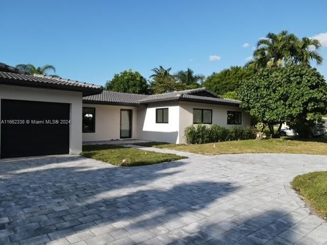 For Sale: $1,299,000 (3 beds, 2 baths, 1725 Square Feet)