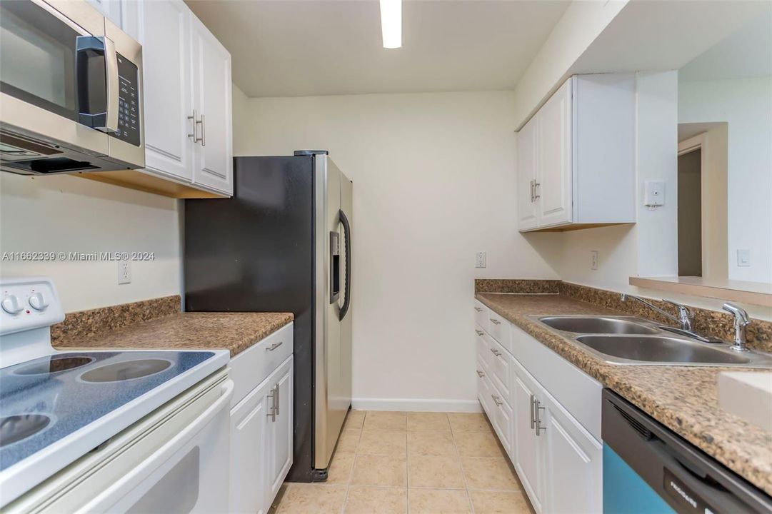 For Rent: $2,100 (2 beds, 2 baths, 1057 Square Feet)