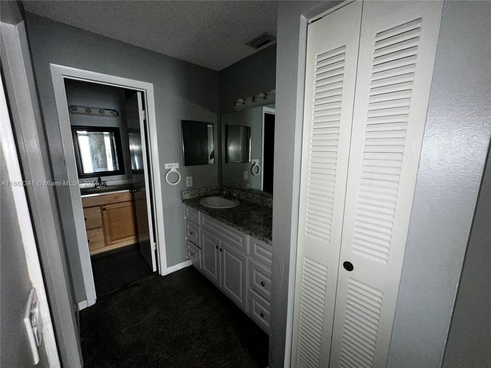 For Sale: $229,000 (2 beds, 2 baths, 960 Square Feet)