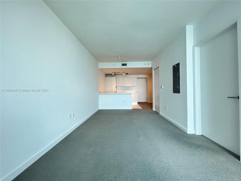 For Sale: $525,000 (1 beds, 1 baths, 622 Square Feet)