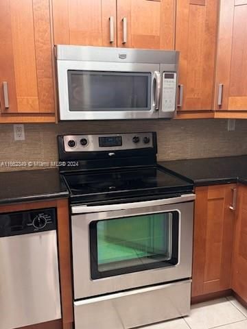 For Rent: $2,250 (2 beds, 1 baths, 828 Square Feet)