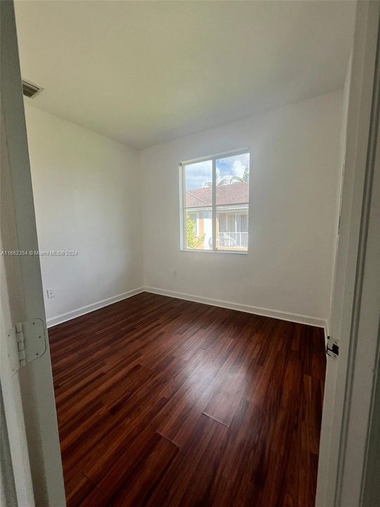 For Rent: $2,500 (3 beds, 2 baths, 1094 Square Feet)