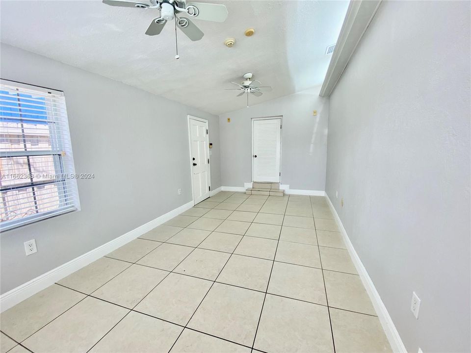 For Rent: $3,500 (3 beds, 2 baths, 1320 Square Feet)