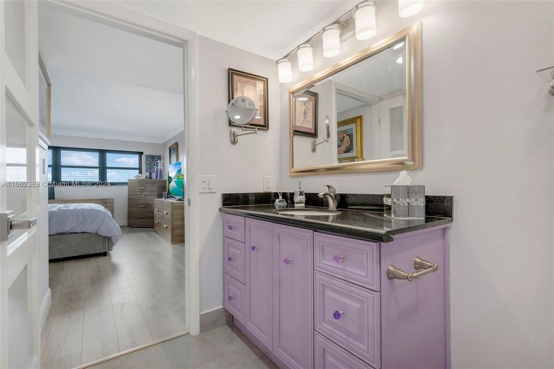 For Sale: $569,900 (2 beds, 2 baths, 1351 Square Feet)