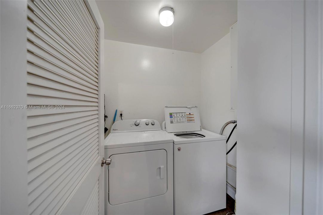 For Sale: $470,000 (3 beds, 1 baths, 1408 Square Feet)