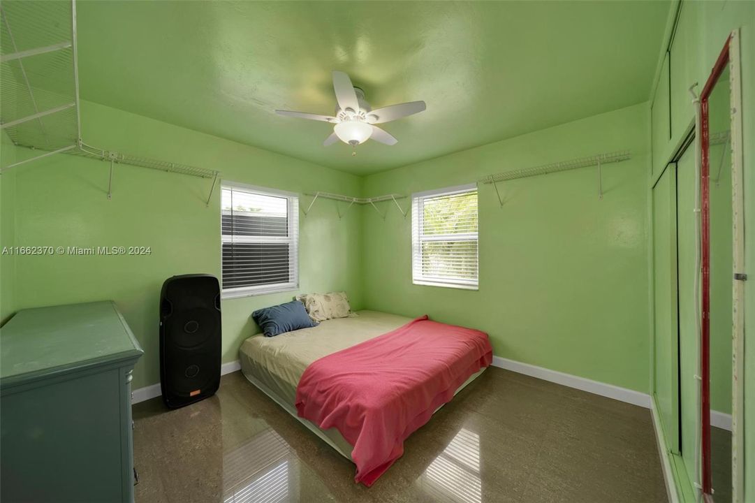 For Sale: $470,000 (3 beds, 1 baths, 1408 Square Feet)