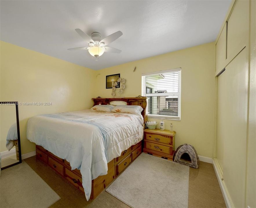 For Sale: $470,000 (3 beds, 1 baths, 1408 Square Feet)