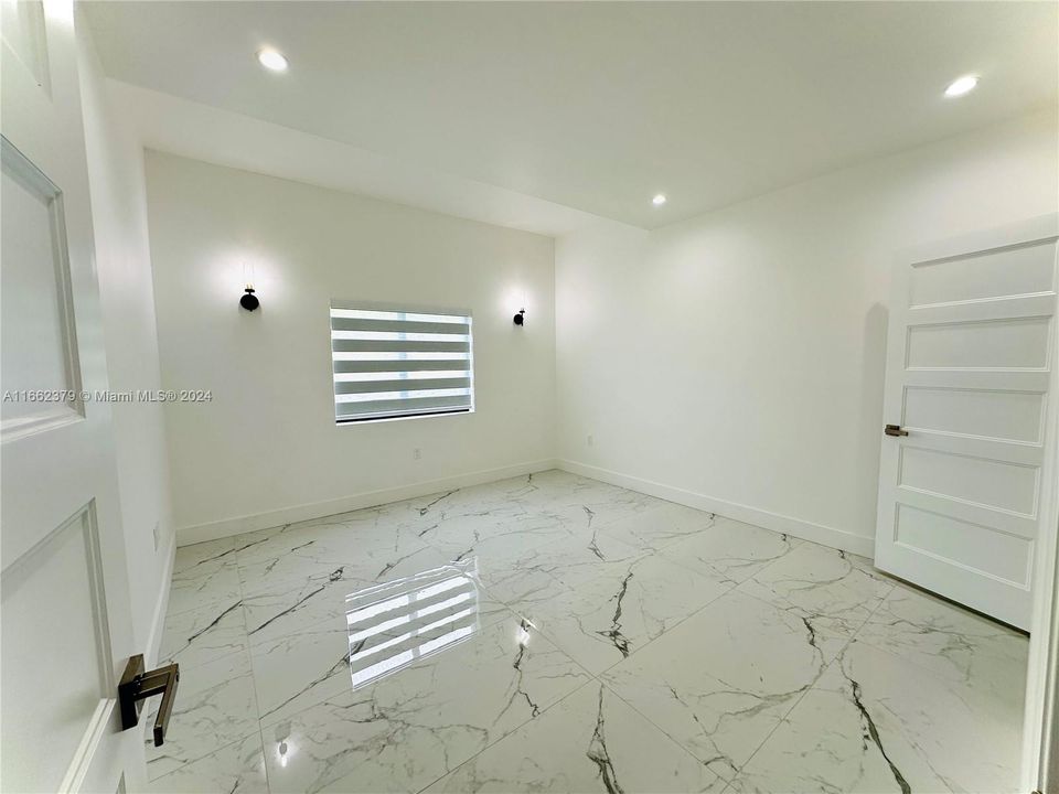 En Venta: $950,000 (4 camas, 3 baños, 3000 Pies cuadrados)