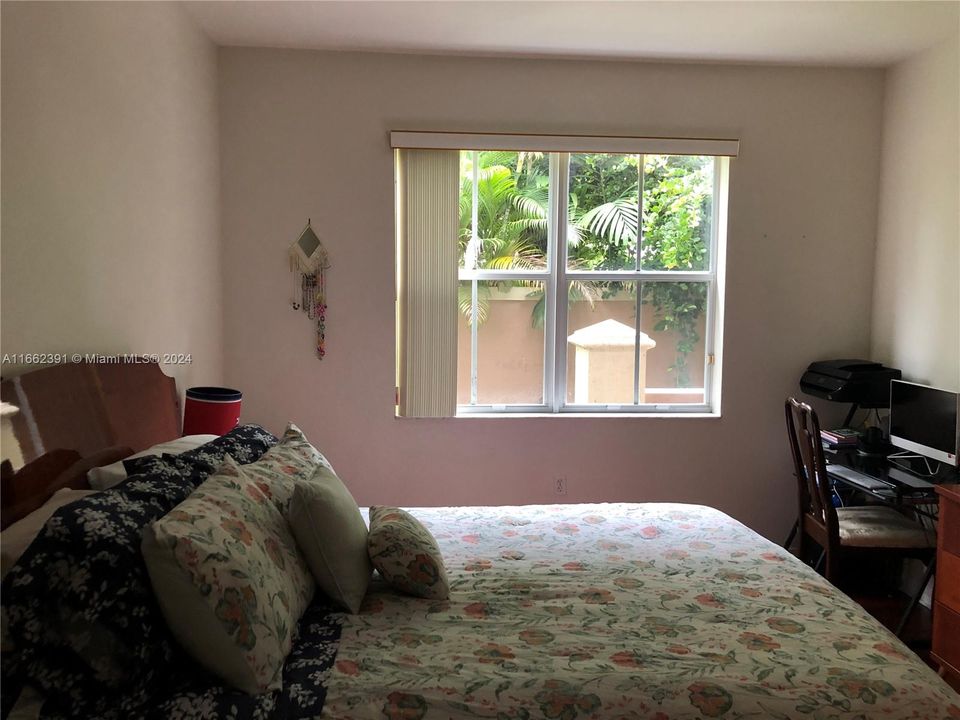 For Rent: $3,000 (3 beds, 2 baths, 1420 Square Feet)