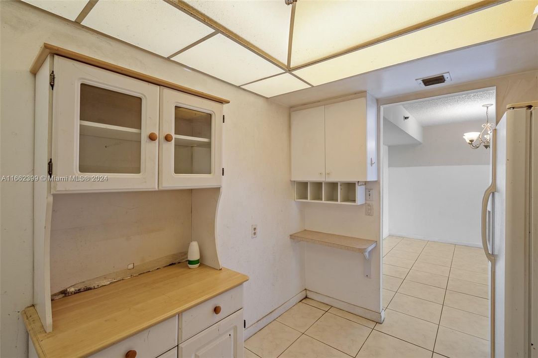 For Sale: $162,000 (2 beds, 2 baths, 1100 Square Feet)