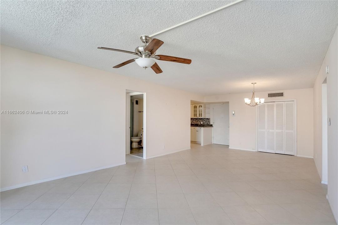 Living room / Dining room