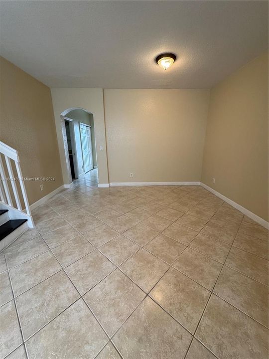 For Rent: $2,850 (3 beds, 2 baths, 1450 Square Feet)