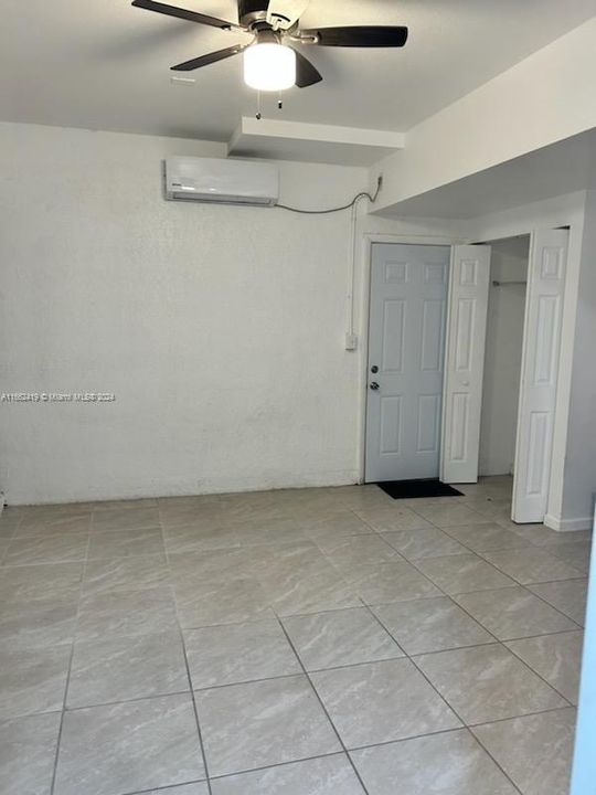 For Rent: $1,200 (1 beds, 1 baths, 2596 Square Feet)